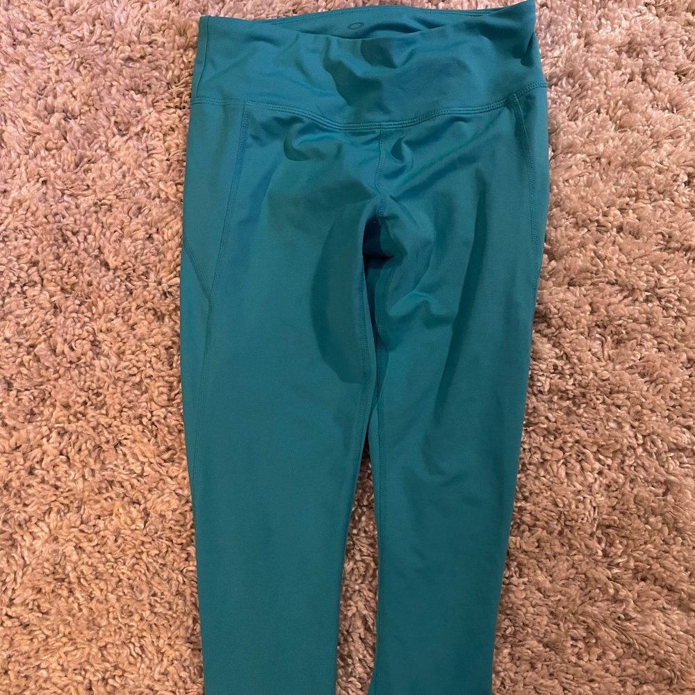 Oakley Women's Blue Cropped Leggings
